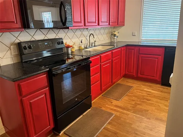 $250,000 | 204 West Fayette Street, Fayetteville, TX 78940