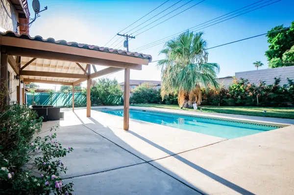 a house view with a outdoor space