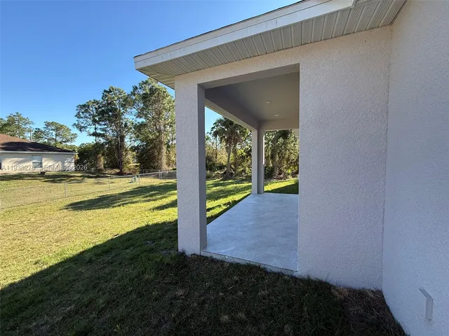 $298,900 | 193 Castle Avenue South, Lehigh Acres, FL 33974