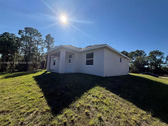 $298,900 | 193 Castle Avenue South, Lehigh Acres, FL 33974