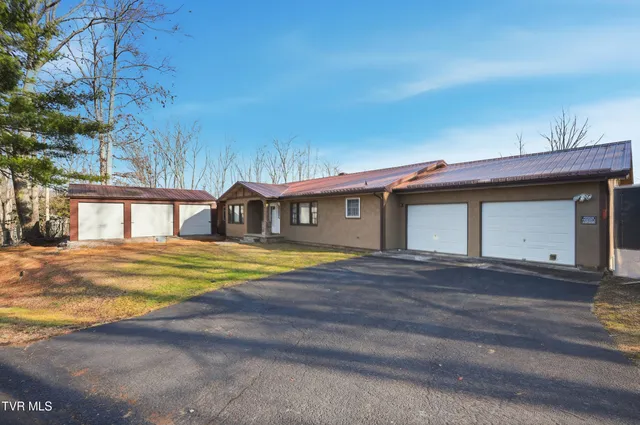 $220,000 | 9616 Mountain Cove Road, Pound, VA 24279