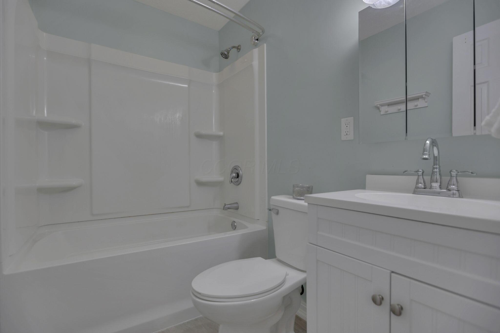 389 20 Grand Road Southwest Pataskala, OH 43062 - Photo 4 of 70 43-web-or-mls-SMEP2498