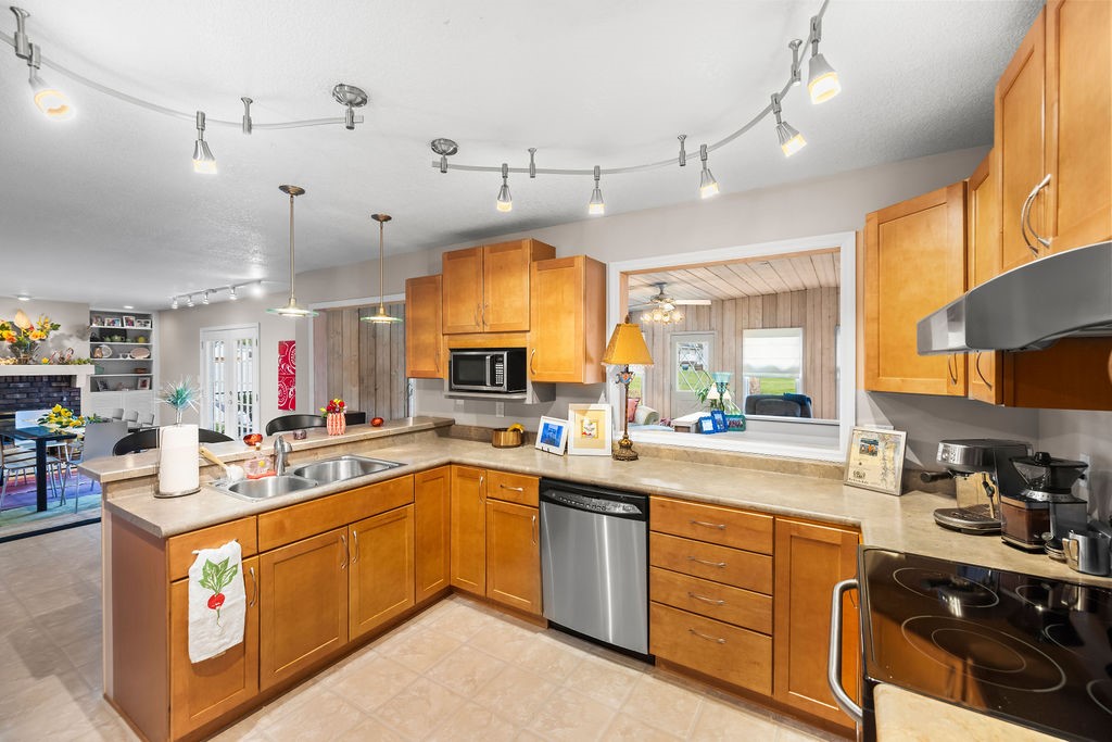 1550 South Lynnwood Drive Decatur, IL 62521 - Photo 9 of 31