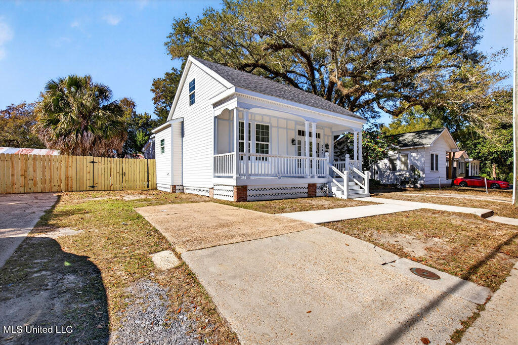 247 Forrest Avenue Biloxi, MS 39530 - Photo 3 of 39 247ForrestAve-3