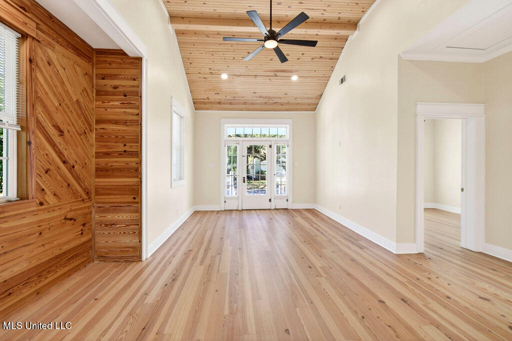 247 Forrest Avenue Biloxi, MS 39530 - Photo 8 of 39 247ForrestAve-8