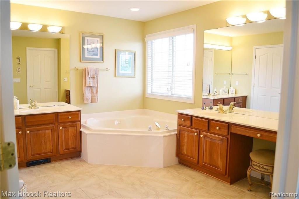 2431 Selkirk Street Rochester, MI 48306 - Photo 32 of 58