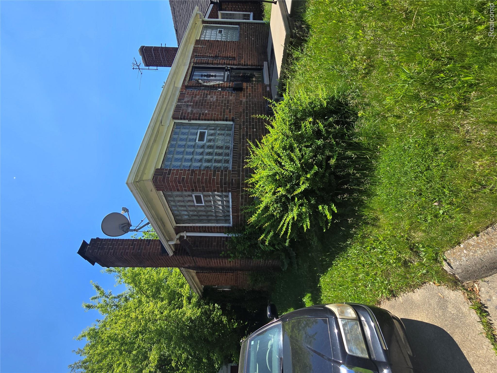 10342 Roxbury Street Detroit, MI 48224 - Photo 3 of 30 Additional content