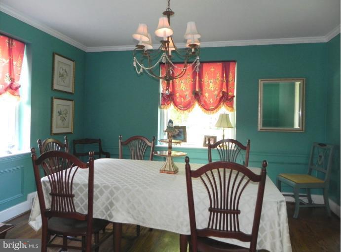 209 Midhurst Road Baltimore, MD 21212 - Photo 7 of 26 Dining Room