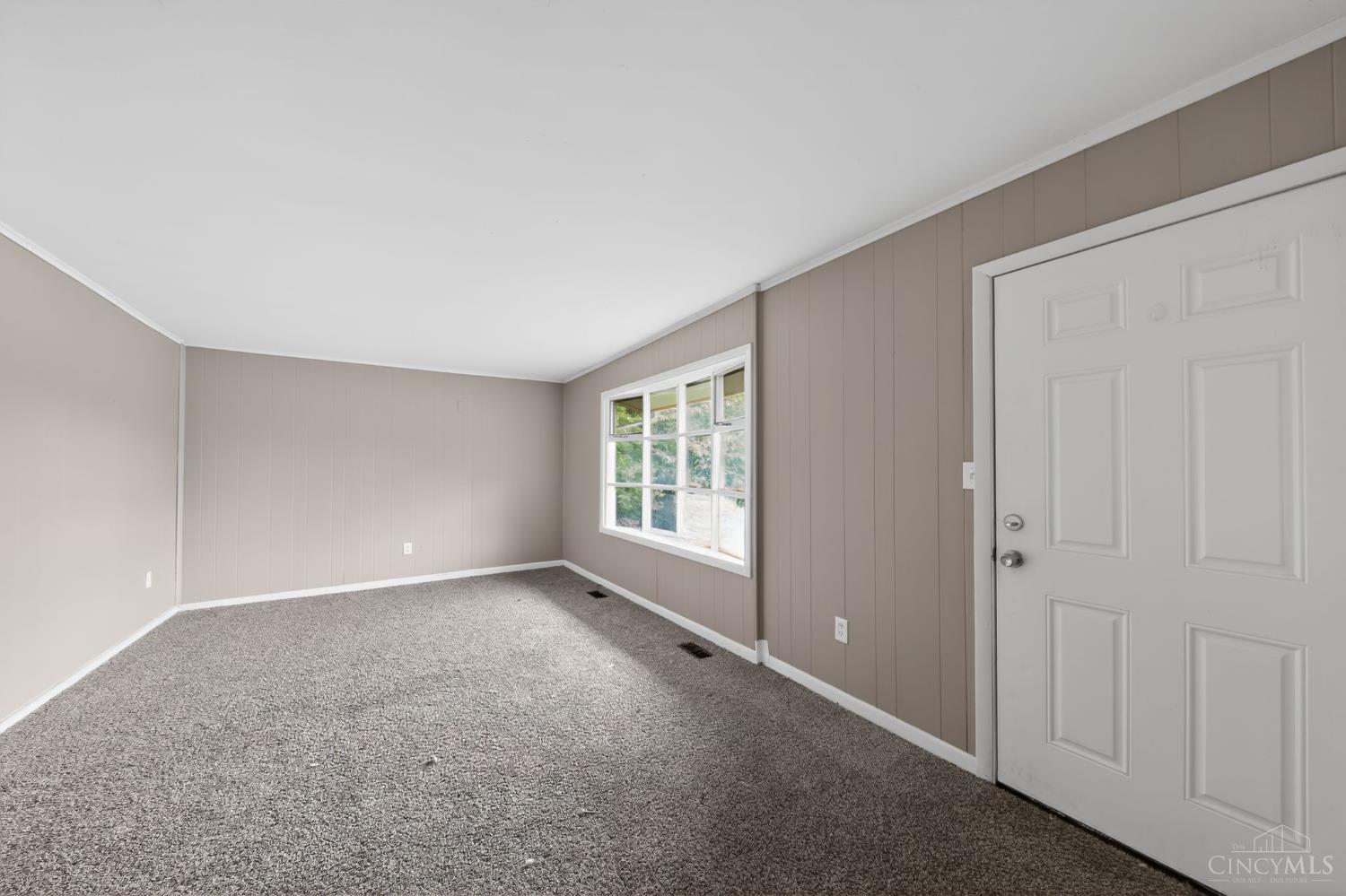 2584 Wenning Road Cincinnati, OH 45231 - Photo 9 of 31