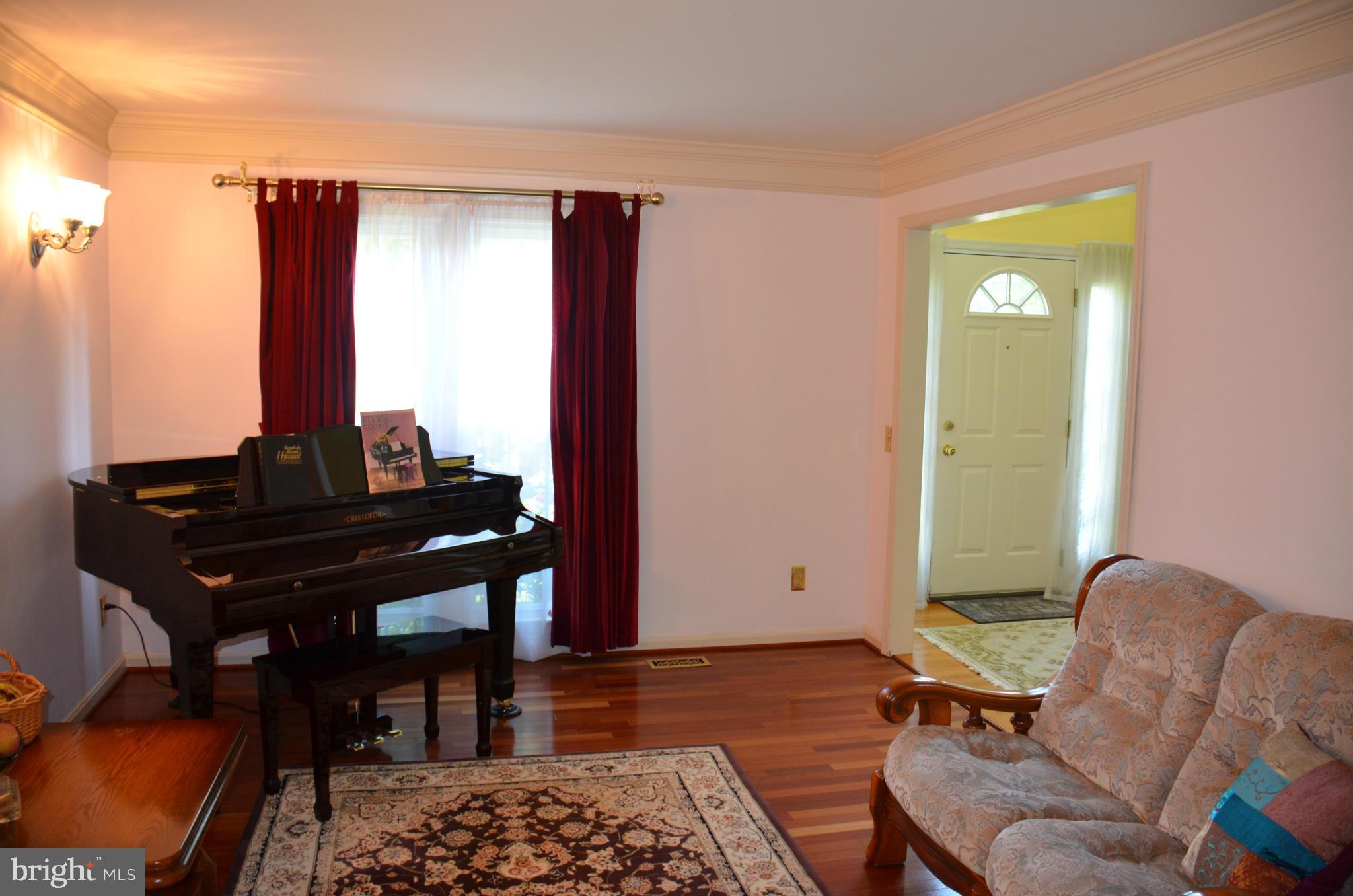 11706 Tradewind Terrace Laurel, MD 20708 - Photo 9 of 30 Living Room