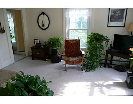 105 Skillings Corner Road Auburn, ME 04210 - Photo 17 of 24 Living Room. Apt living room