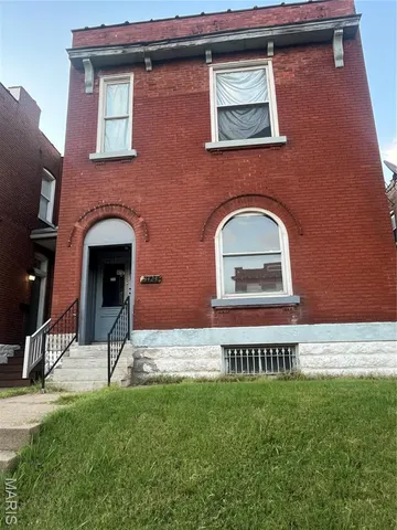$199,000 | 3423 Keokuk Street, St. Louis, MO 63118