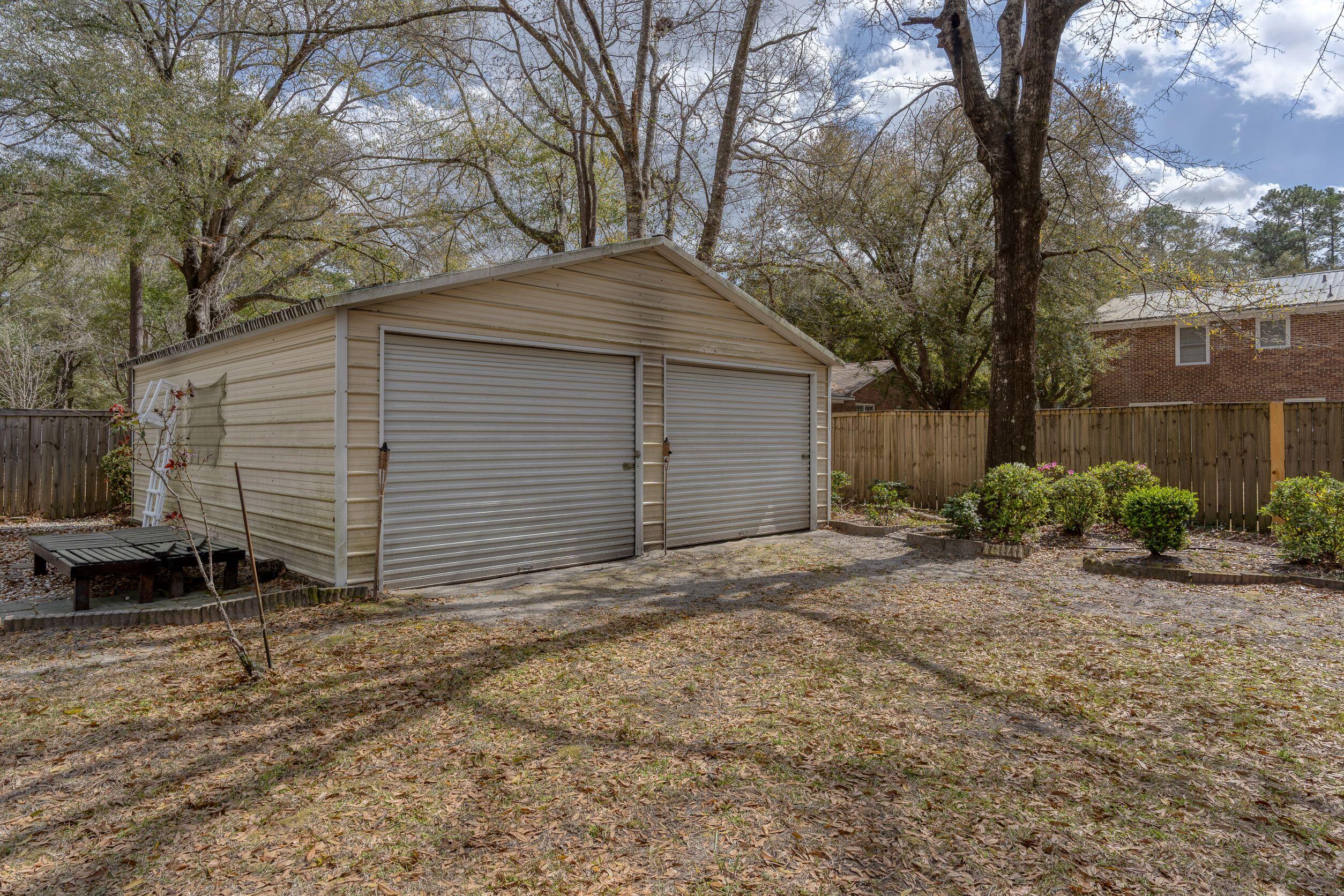 215 Oak Circle Walterboro, SC 29488 - Photo 20 of 28 215.Oak.Circle-22
