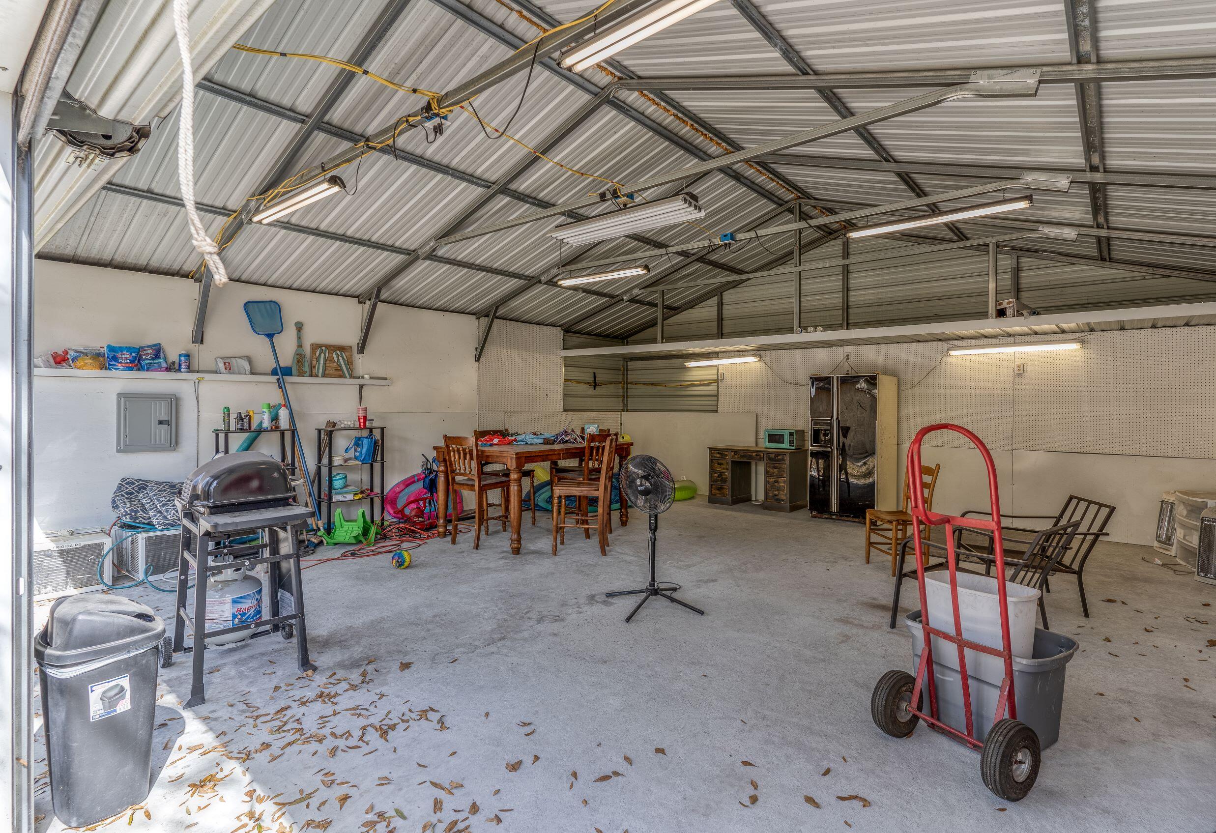 215 Oak Circle Walterboro, SC 29488 - Photo 22 of 28 215.Oak.Circle-27