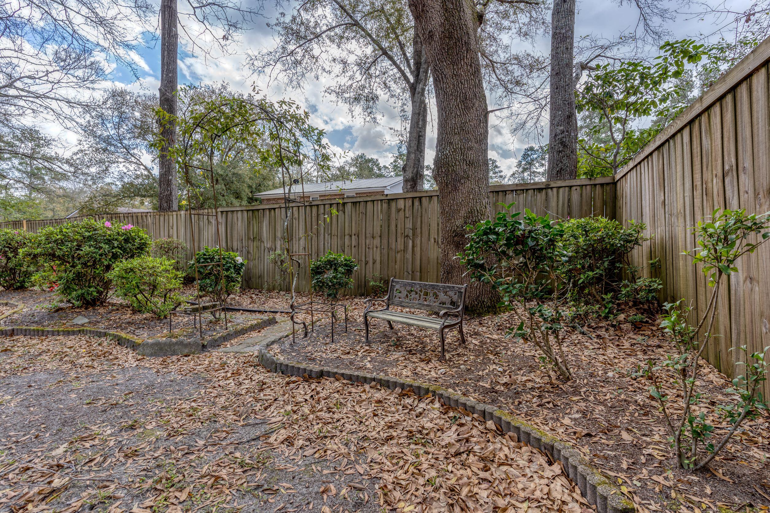 215 Oak Circle Walterboro, SC 29488 - Photo 27 of 28 215.Oak.Circle-24