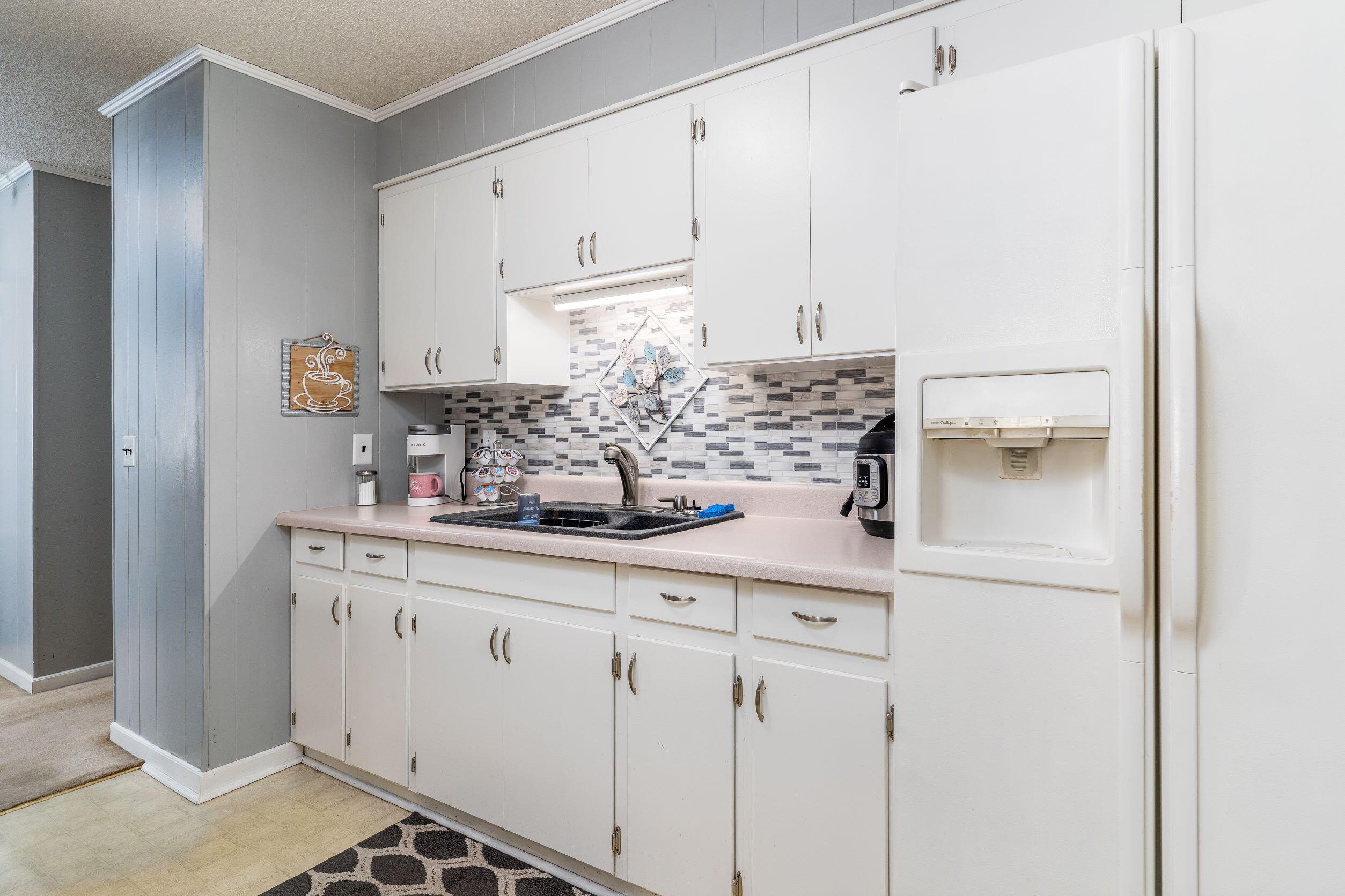 215 Oak Circle Walterboro, SC 29488 - Photo 9 of 28 215.Oak.Circle-10a