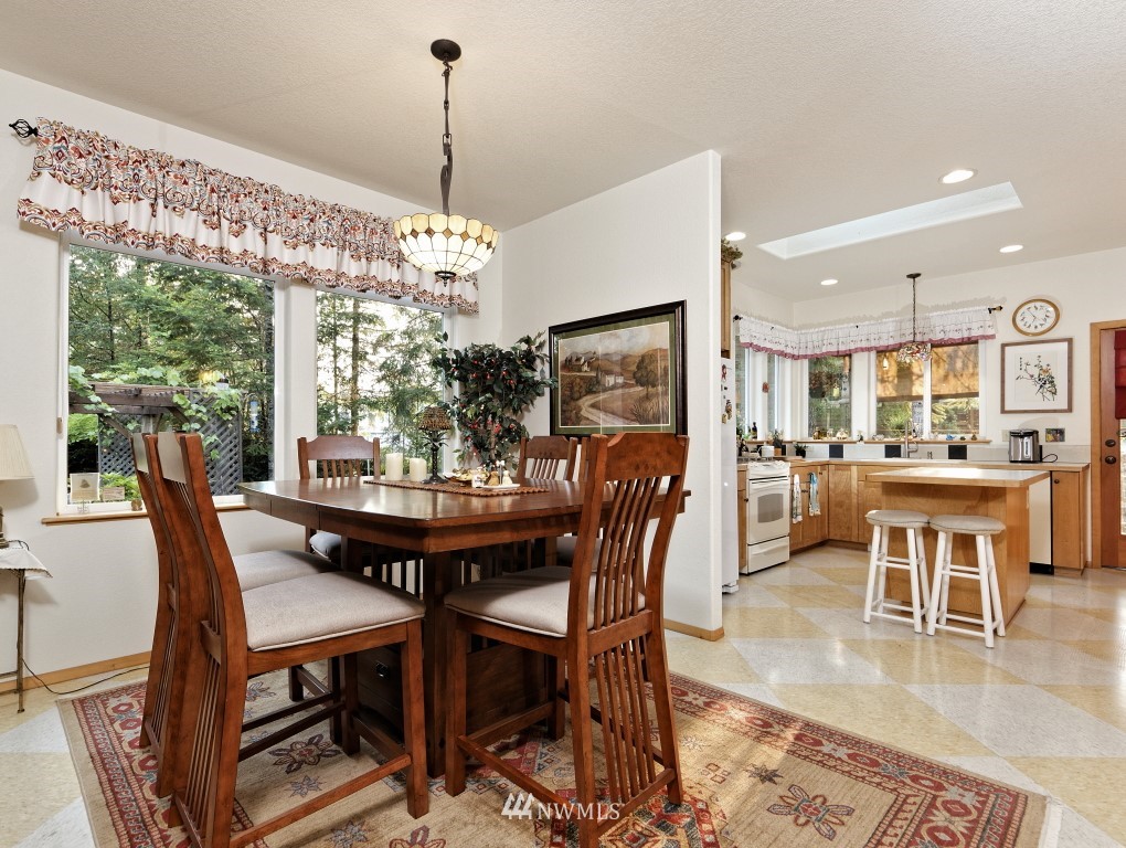 820 East Soderberg Road Allyn, WA 98524 - Photo 8 of 25 Gallery Image 8