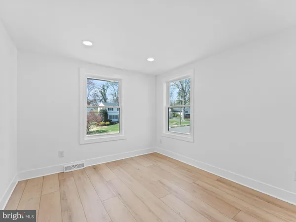 $799,900 | 3 Overbrook Circle, Moorestown, NJ 08057