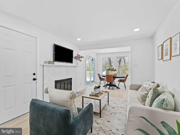 $799,900 | 3 Overbrook Circle, Moorestown, NJ 08057