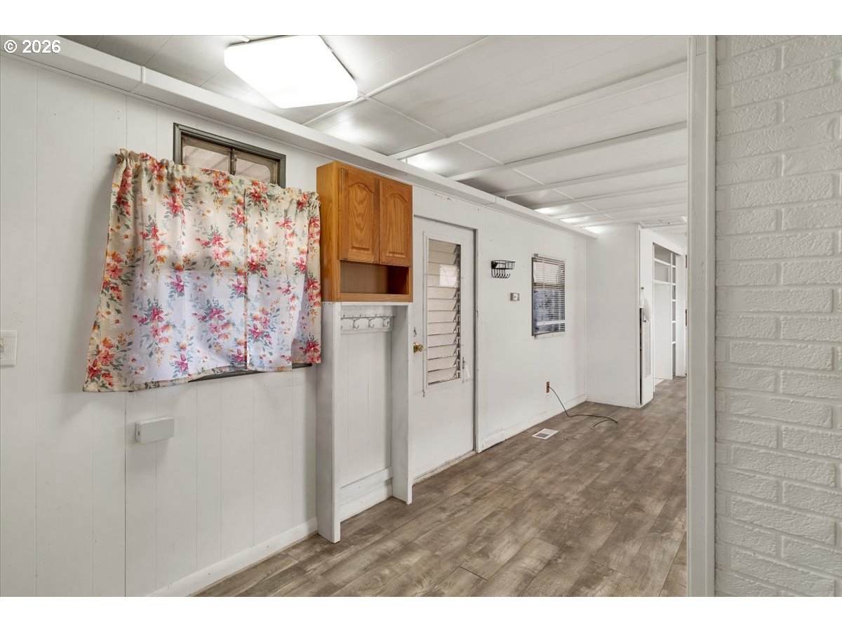 5422 Portland Road Northeast, Unit 10 Salem, OR 97305 - Photo 14 of 25 a view interior of the house