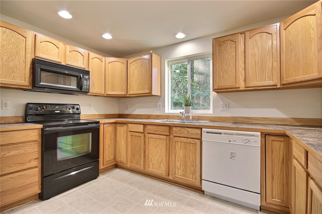 332 State Street Sumner, WA 98390 - Photo 7 of 22 Gallery Image 7