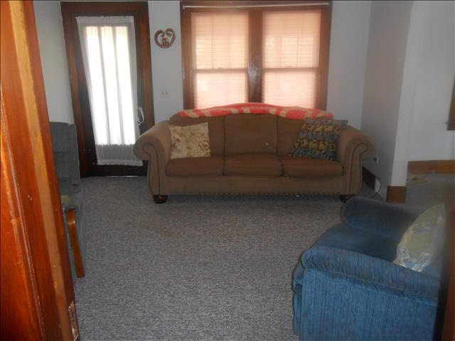 834 Cole Road Monroe, MI 48162 - Photo 6 of 14 20426242-5.JPG