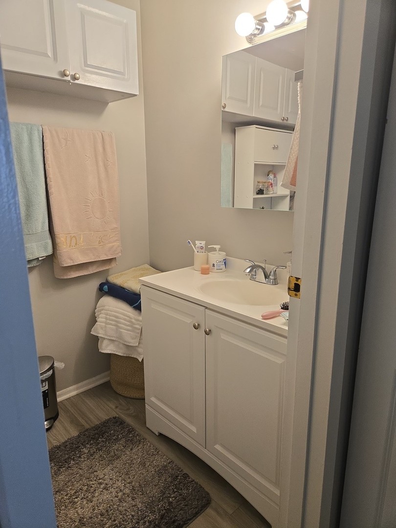 6151 Knoll Wood Road, Unit 305 Willowbrook, IL 60527 - Photo 8 of 17