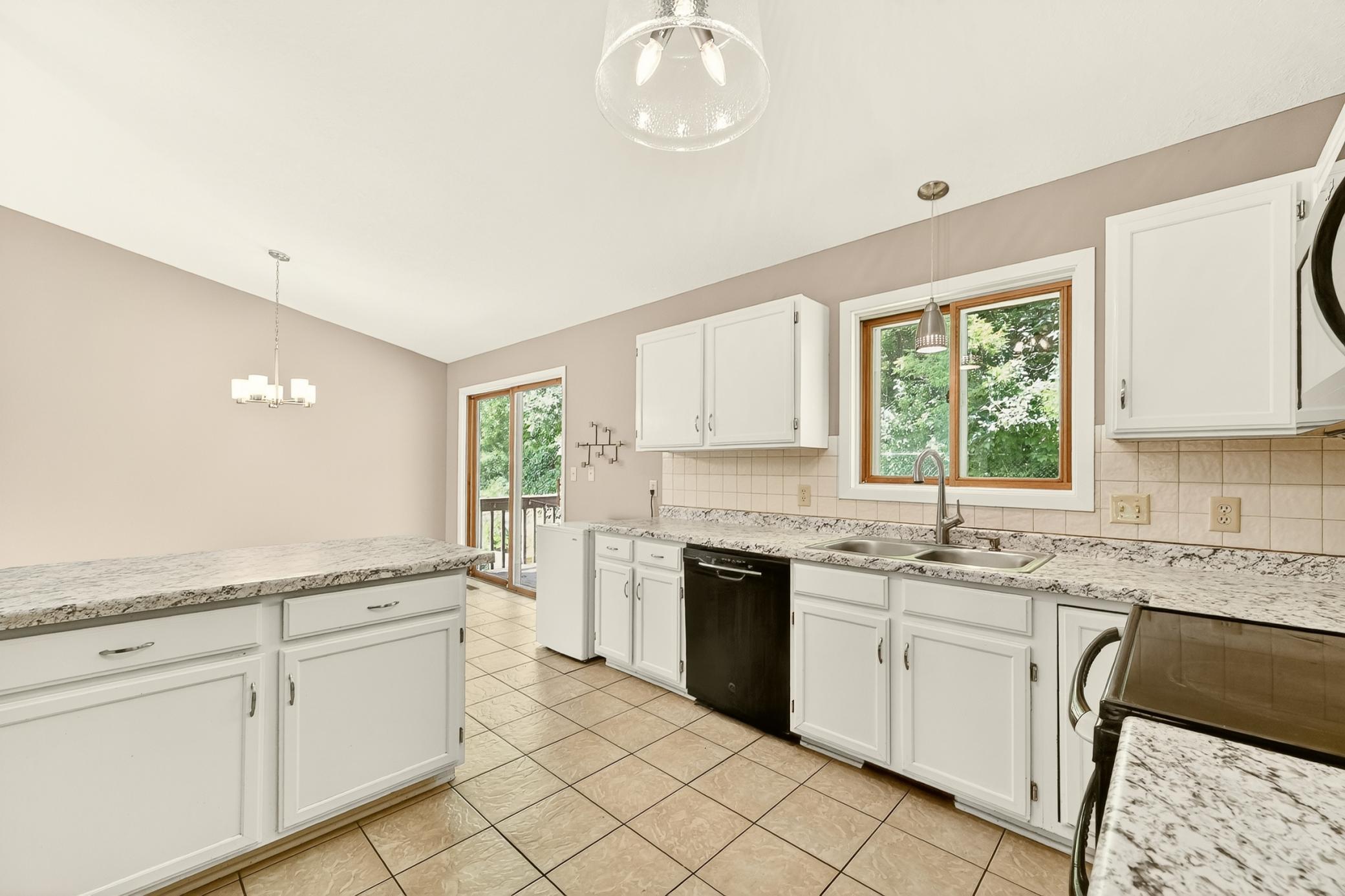 2627 Westridge Lane Northwest Rochester, MN 55901 - Photo 8 of 24