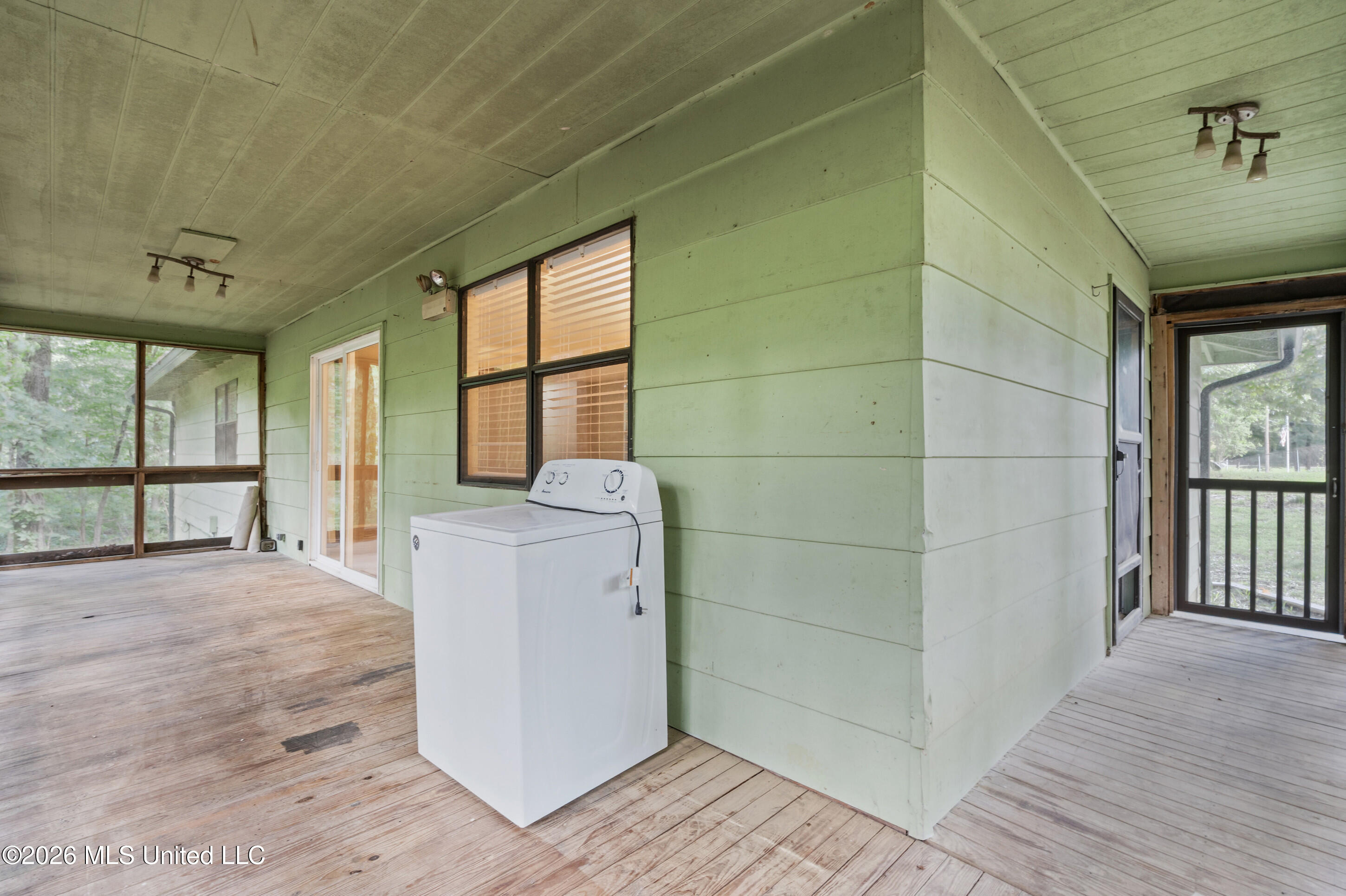49 Autumn Drive Coldwater, MS 38618 - Photo 25 of 28 autumn porch 2