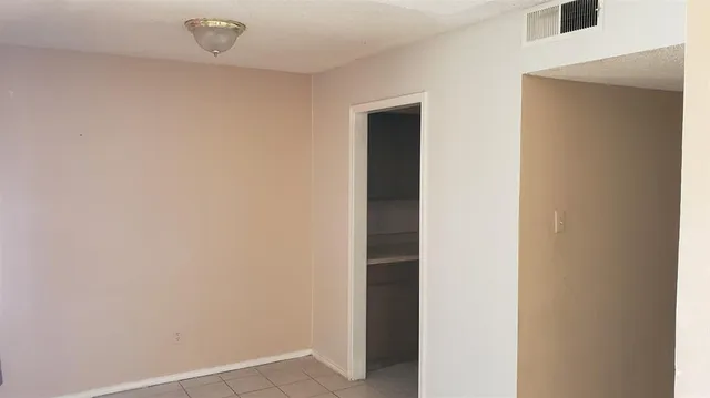 $1,200 | 433 Matt Lane, Arlington, TX 76012