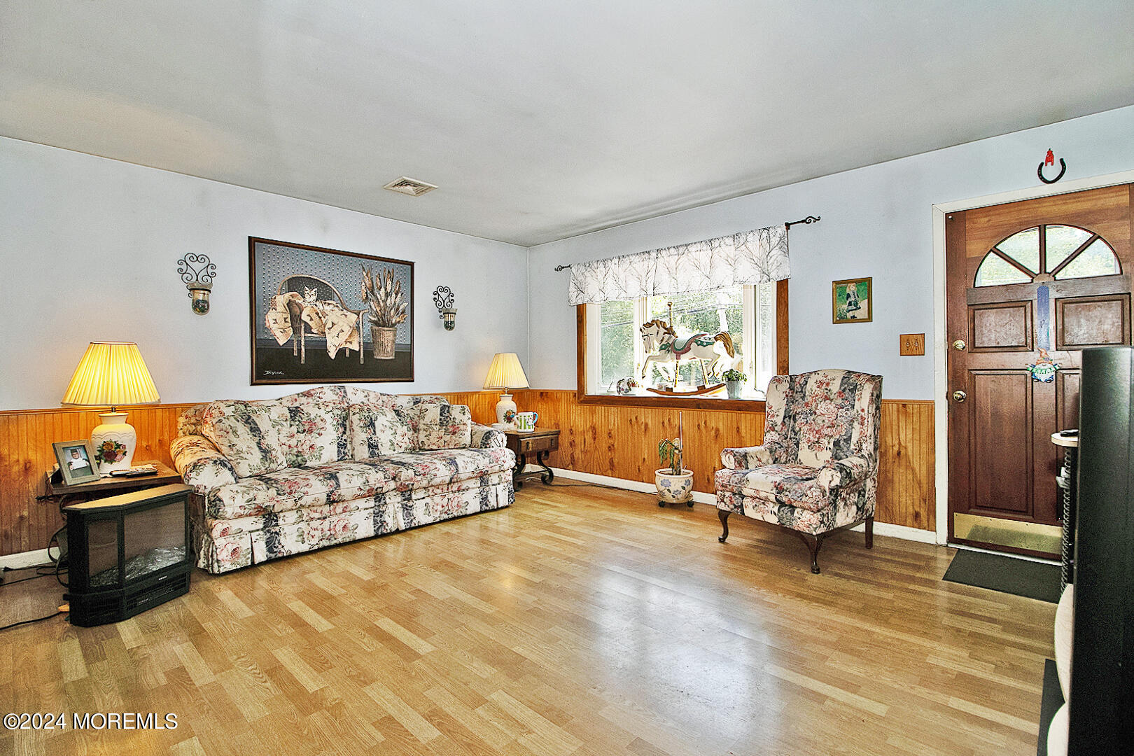 27 Barnegat Beach Drive Waretown, NJ 08758 - Photo 5 of 23 a bed room with a bed and a couch