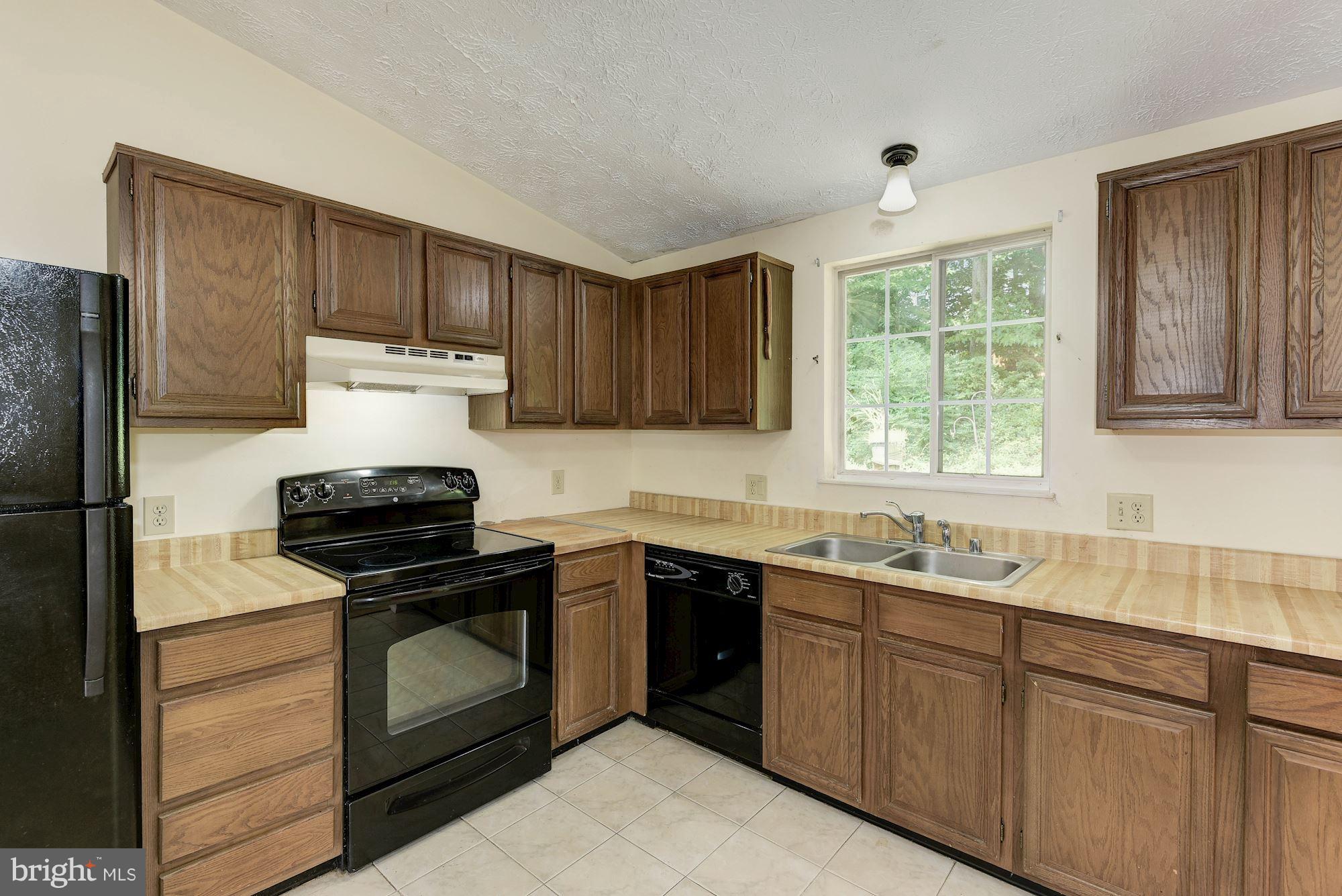 8334 Magic Leaf Road Springfield, VA 22153 - Photo 9 of 29 Kitchen