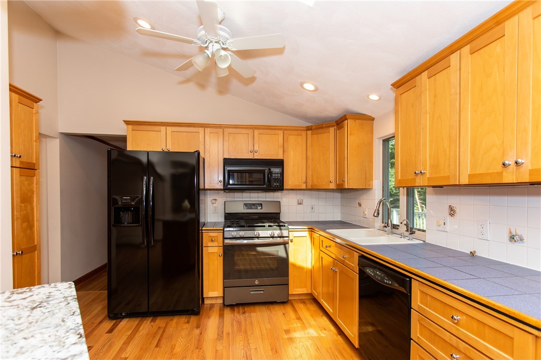 5187 Flat River Road Coventry, RI 02827 - Photo 17 of 40