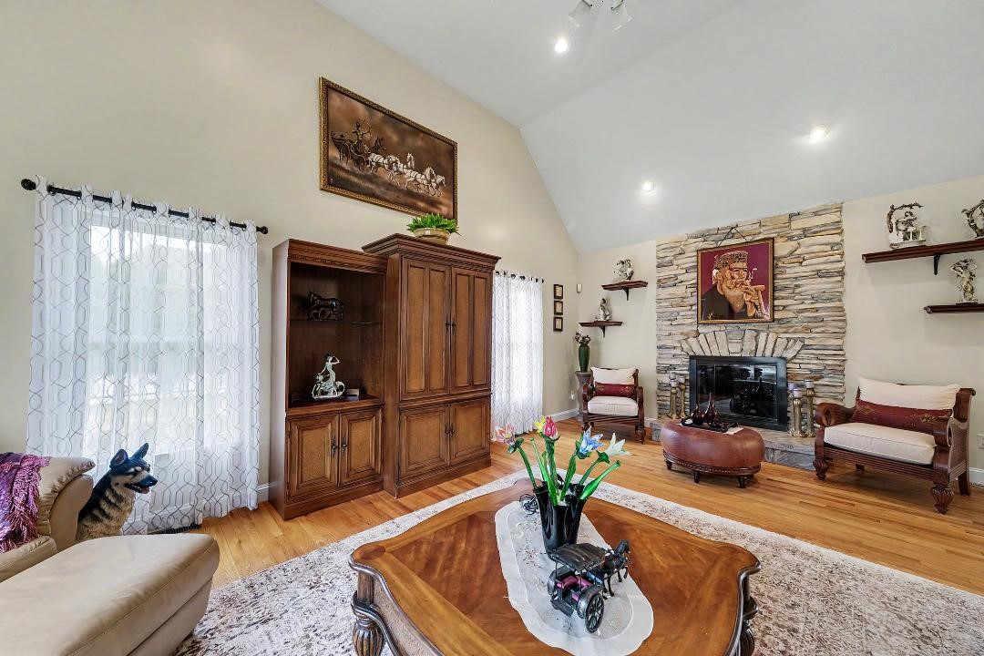 13 West Butterfly Way Lincoln, RI 02865 - Photo 23 of 49
