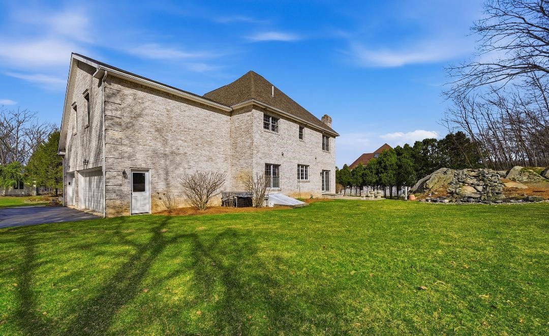 13 West Butterfly Way Lincoln, RI 02865 - Photo 8 of 49