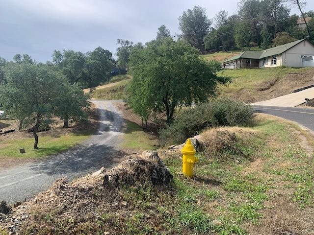 4501 Tomahawk Trail, Unit 7 Copperopolis, CA 95228 - Photo 22 of 22 Drive thru driveway