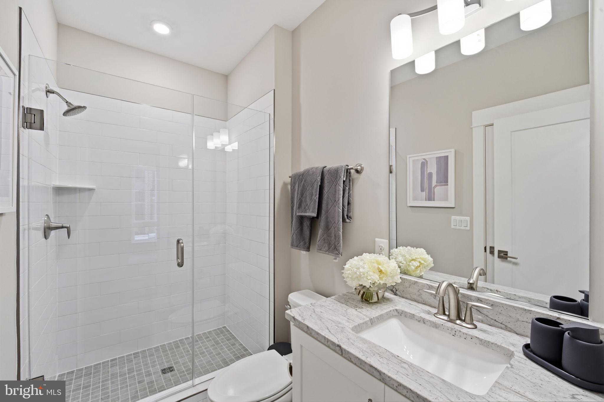 1874 Easterly Road Reston, VA 20190 - Photo 7 of 89 Full bath off main level bedroom