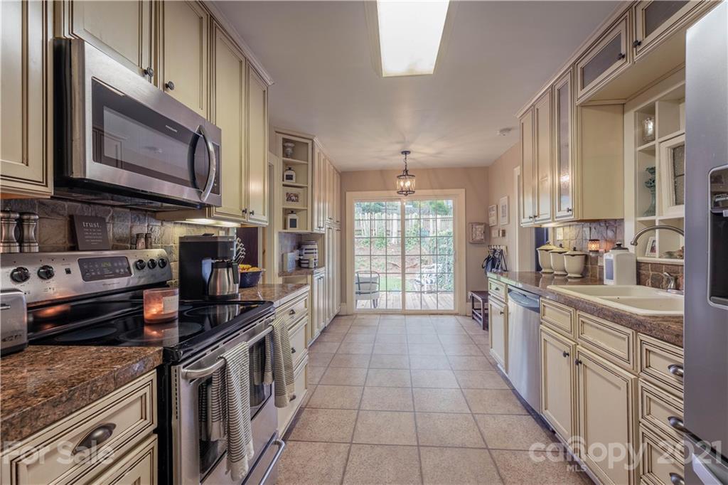 308 Walton Road Morganton, NC 28655 - Photo 5 of 17 Gallery Image 5