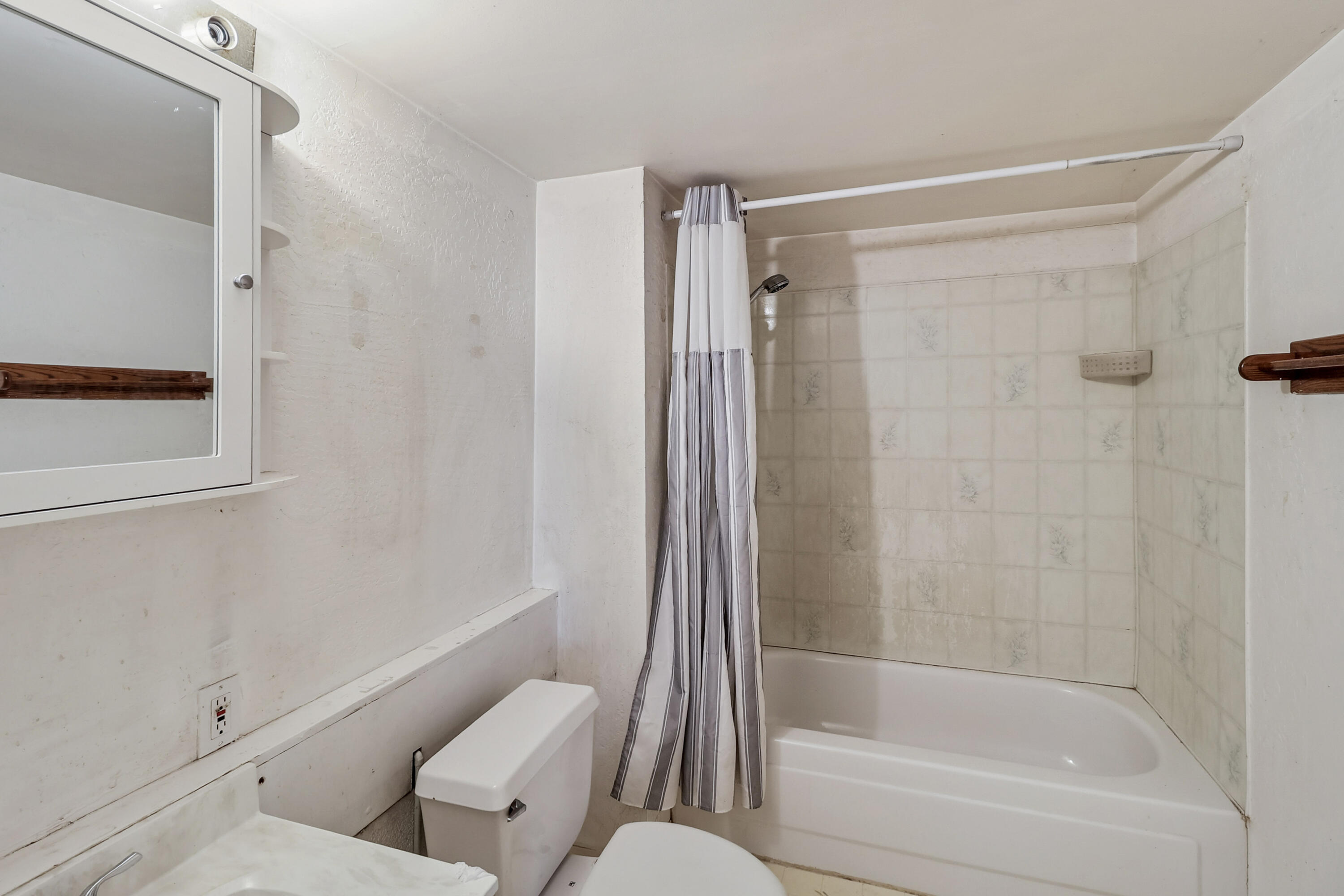 155 Steelhead Circle Lewiston, CA 96052 - Photo 33 of 53 a bathroom with a shower and a toilet