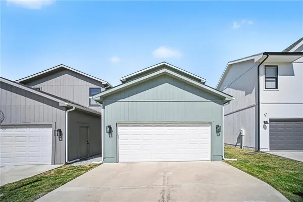 $365,000 | 23507 East 11th Terrace South, Independence, MO 64056