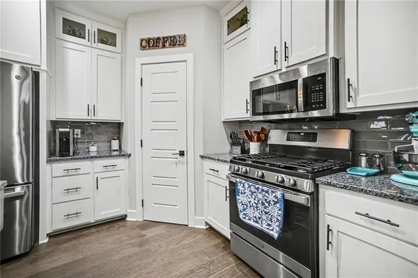 $365,000 | 23507 East 11th Terrace South, Independence, MO 64056