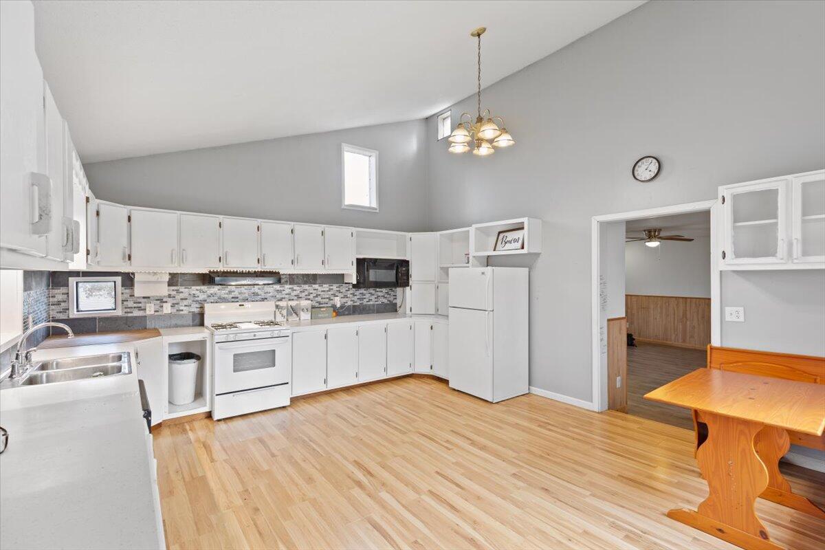 4387 Washington Road Lakeview, MI 48850 - Photo 6 of 17 06-IMG_8971