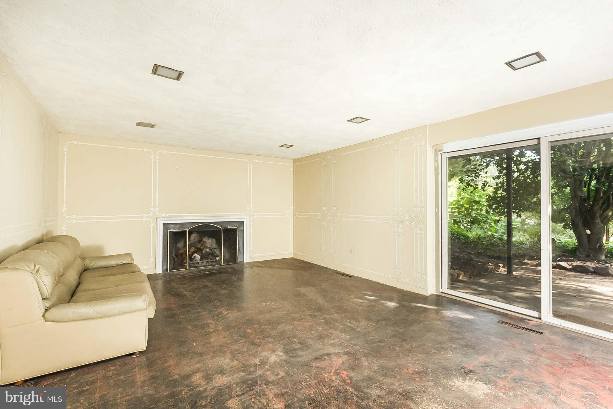 8 Cotswold Road Baltimore, MD 21210 - Photo 17 of 27 Family Room