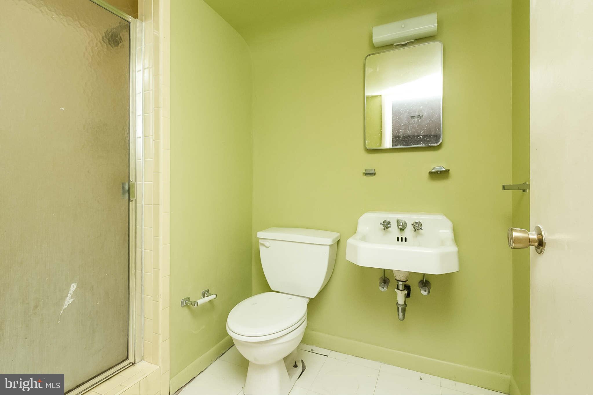 8 Cotswold Road Baltimore, MD 21210 - Photo 19 of 27 Bath