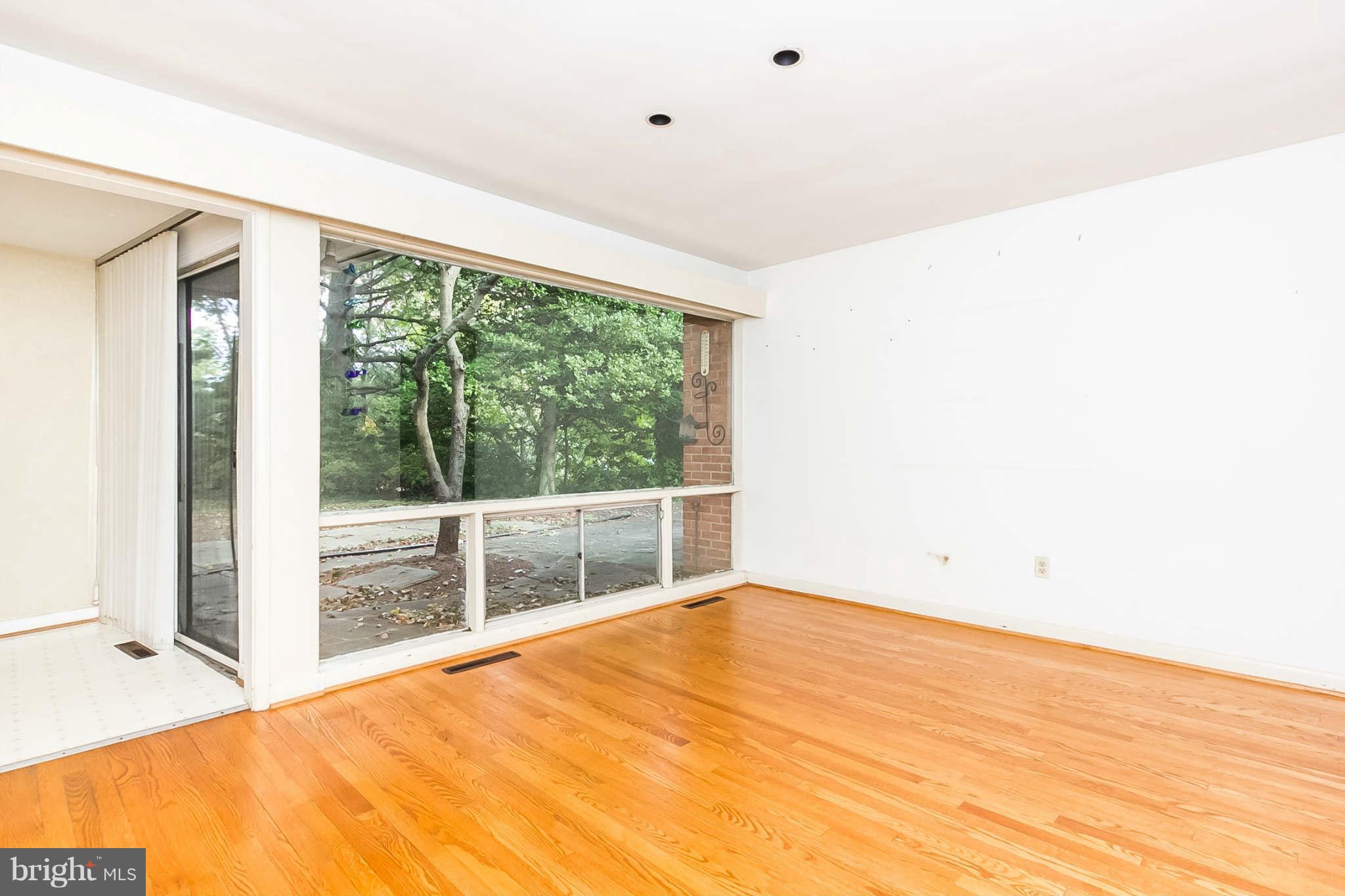 8 Cotswold Road Baltimore, MD 21210 - Photo 8 of 27 Dining Room