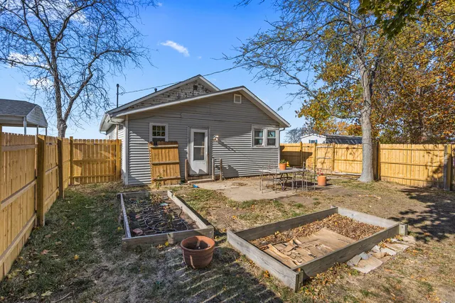 $79,900 | 201 South Douglas Street, Villa Grove, IL 61956