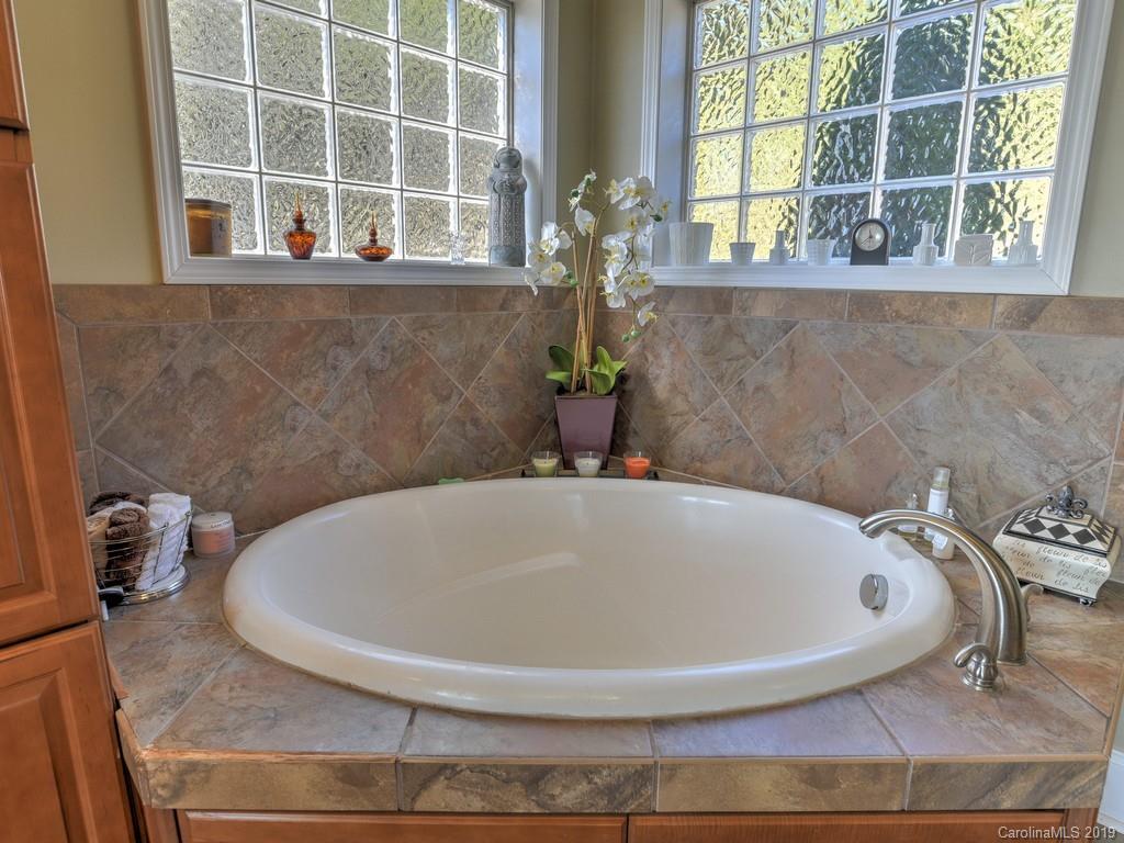 333 Osborne Knob Road Marion, NC 28752 - Photo 27 of 42 Gallery Image 27