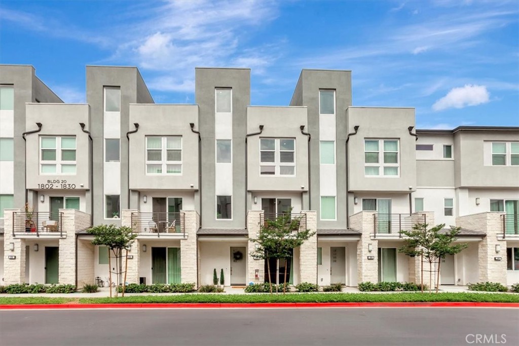 1810 West Bushell Street Anaheim, CA 92805 - Photo 29 of 36 a front view of multi story residential apartment building