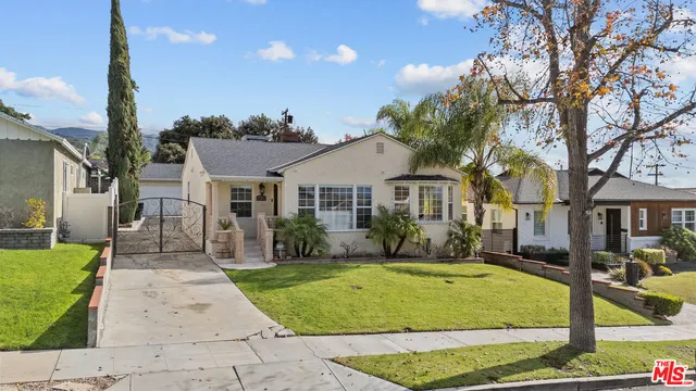 $1,595,000 | 2640 North Keystone Street, Burbank, CA 91504