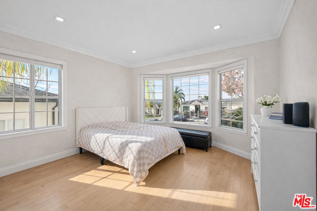 2640 North Keystone Street Burbank, CA 91504 - Photo 13 of 26